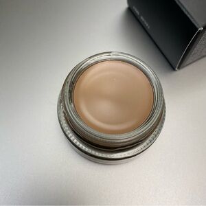 MAC Pro Longwear Paint Pot “Tailor Grey”